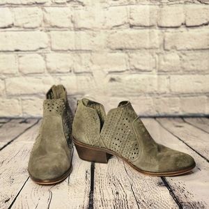 Vince Camuto Prasata Nubuck Suede Cutout D’Orsay Perforated Ankle Booties 9M/39